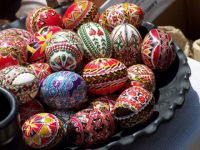 Парад пасхальных яиц в Саках