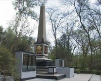 К 65 годовщине Победы в городе Саки привели в порядок все памятники