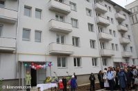 В Саках 50-ти крымскотатарским семьям вручены ключи от квартир, 16 октября 2010