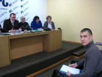 Сакский горсовет выгнал из зала заседаний редактора газеты Крым сегодня, 7 февраля 2011