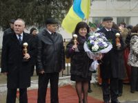 В Саках открыли первую в Крыму спортивную площадку с синтетическим покрытием, 29 декабря 2011
