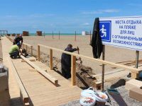 На БО Прибой идет монтаж пляжа для инвалидов, 17 мая 2016
