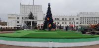 В Саках установили восьмиметровую елку, 24 декабря 2018