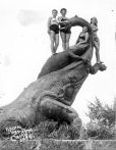 Борьба бронтозавра с цератозаврами,  1952