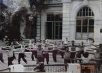 Миниатюра : Утренняя зарядка у фонтана