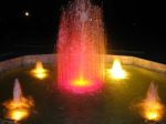 Цветовой фонтан вечером