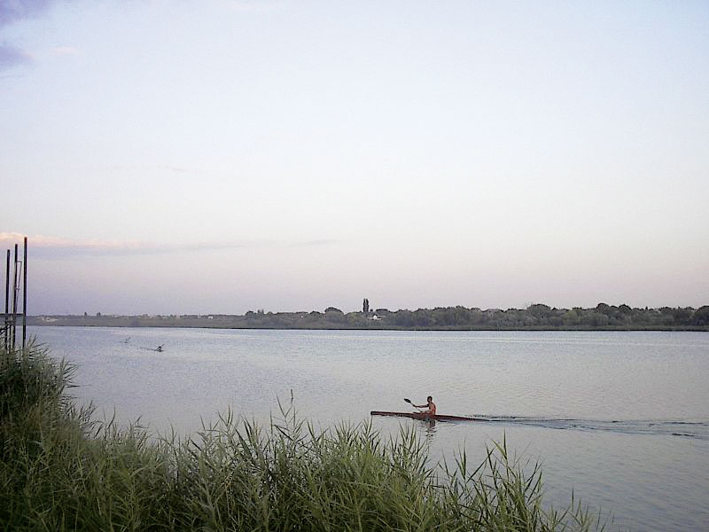 Михайловское озеро база байдарочников