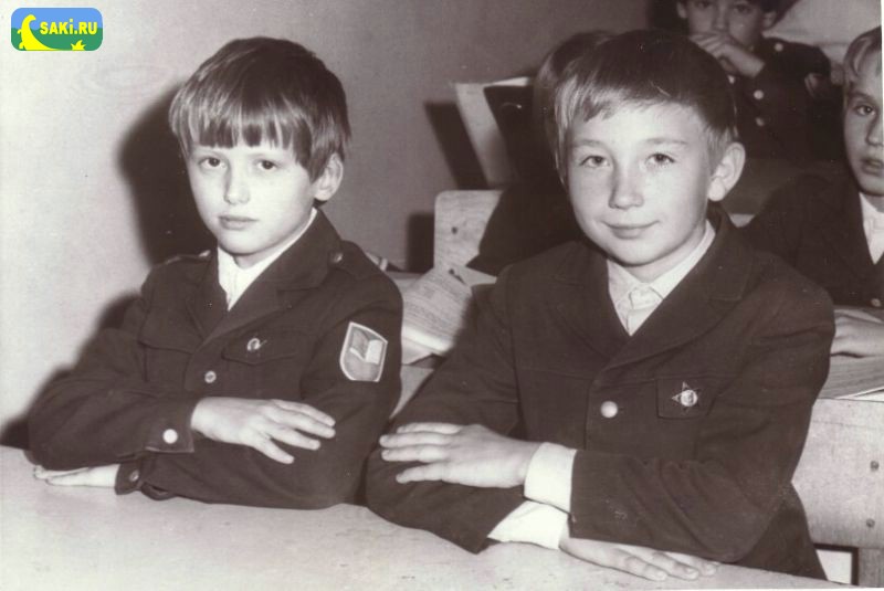 Октябрята Саня Паньков и Мишка Фролов (класс выпуска1992 года)