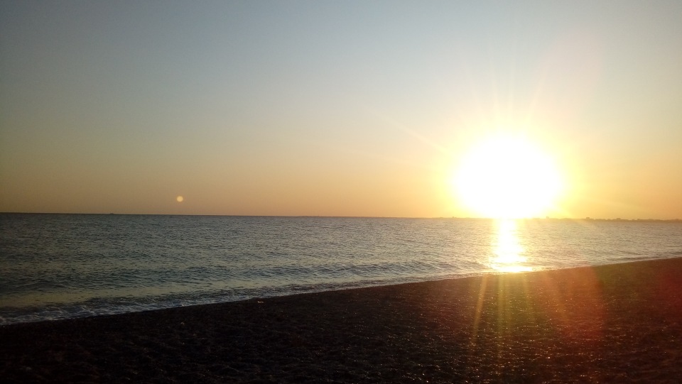 Крымский пляж, закат