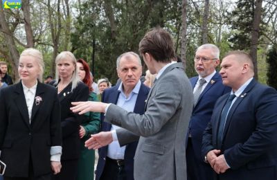 Владимир Константинов посетил курорт Саки, 13 мая 2026