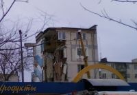 Решили демонтировать уцелевшие подъезды взорвавшегося дома, 3 января 2009