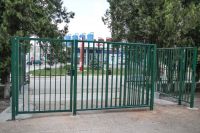 В школе-лицее установили забор
