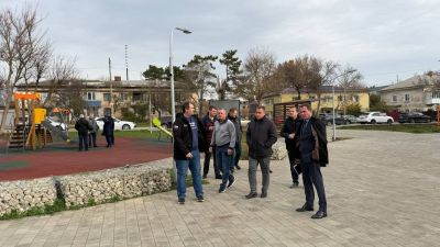 В Саках по улице Санаторной создали новый сквер, 20 ноября 2025