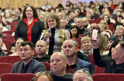 Леонид Бабашов встретился с сакчанами, 7 апреля 2026